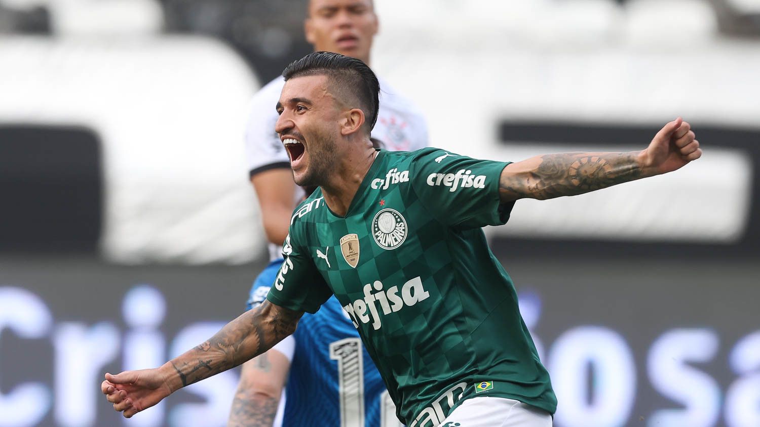 Victor Luis comemora gol do Palmeiras