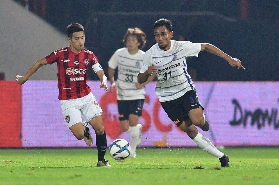 สารัช อยู่เย็น - ธีรศิลป์ แดงดา