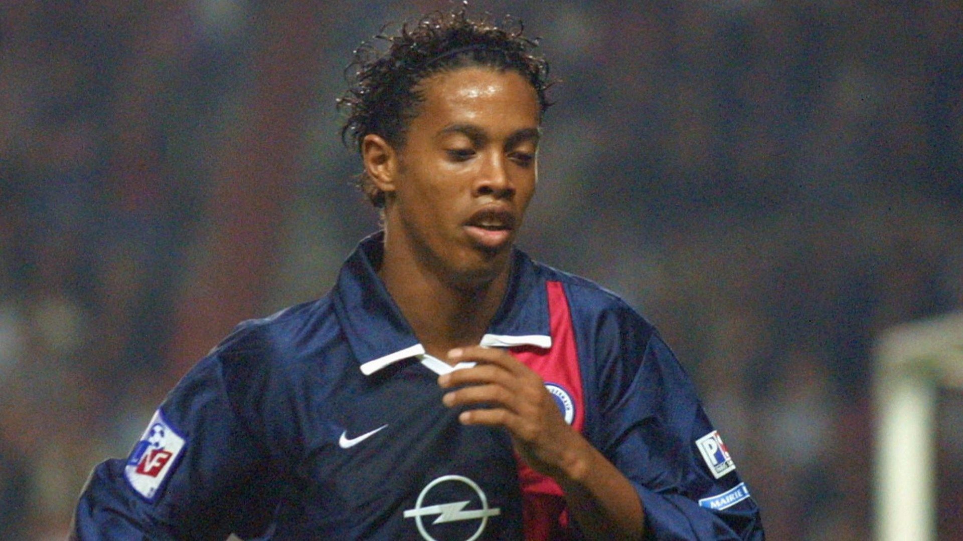 Ronaldinho PSG 2001-02