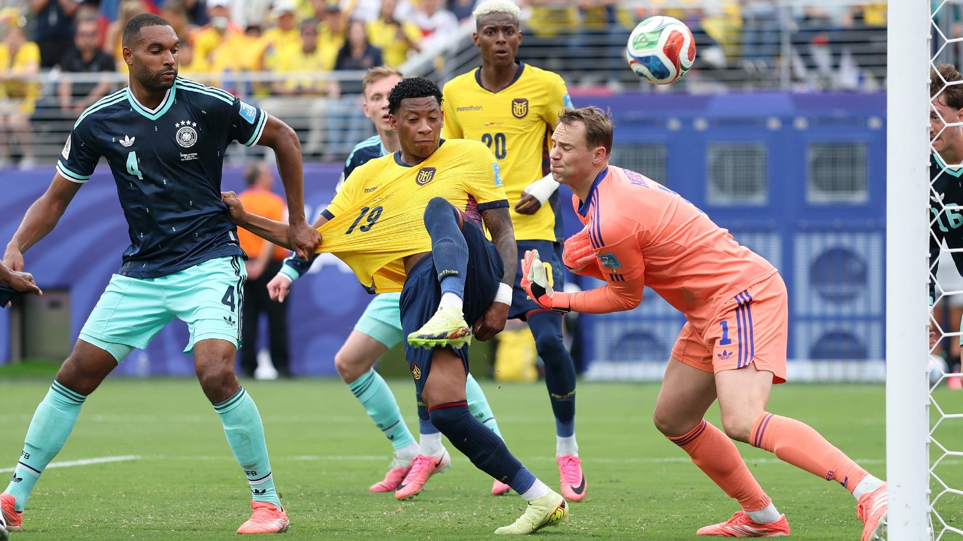 GONZALO PLATA ECUADOR 
