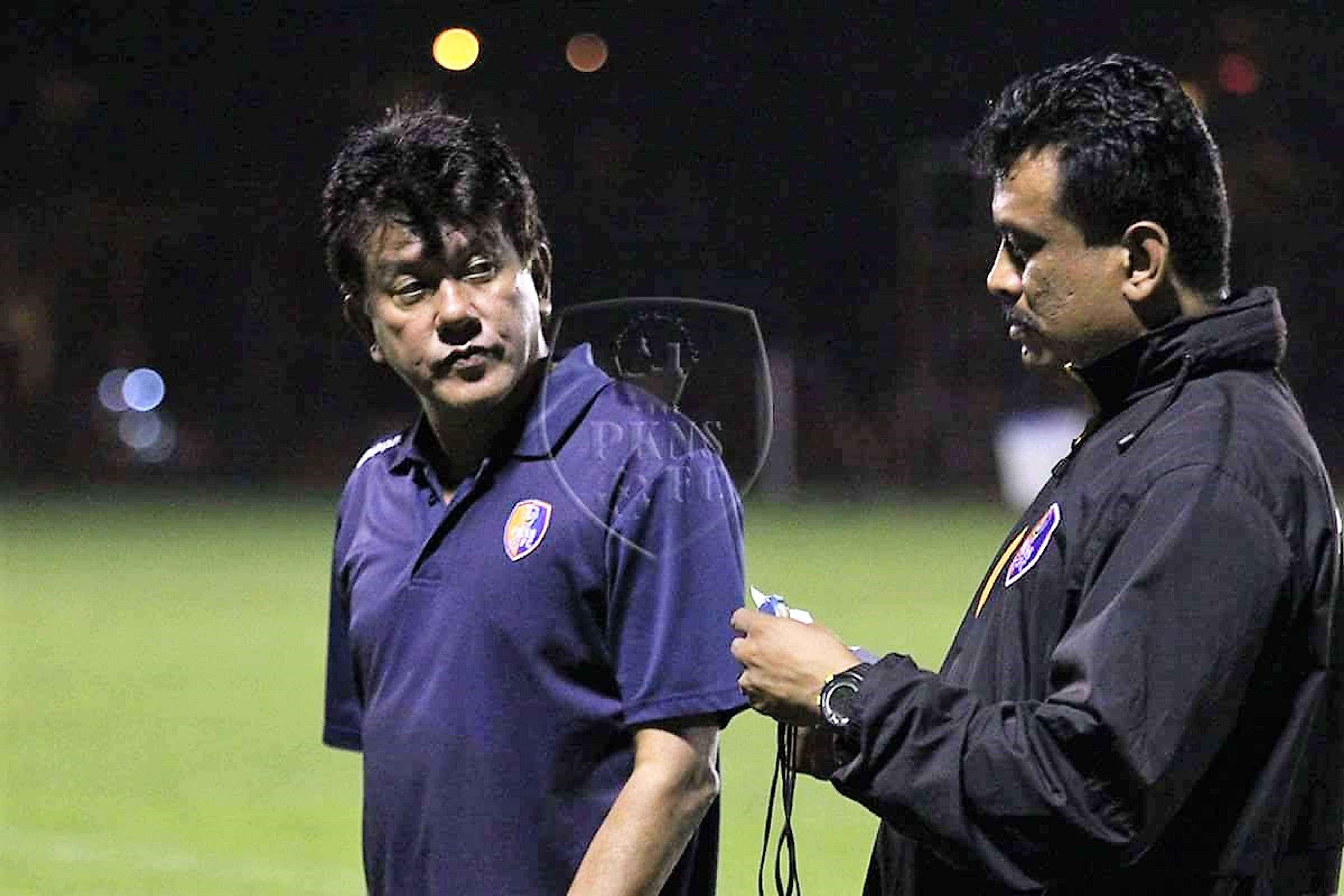 PKNS FC head coach E. Elavarasan (left) 2017