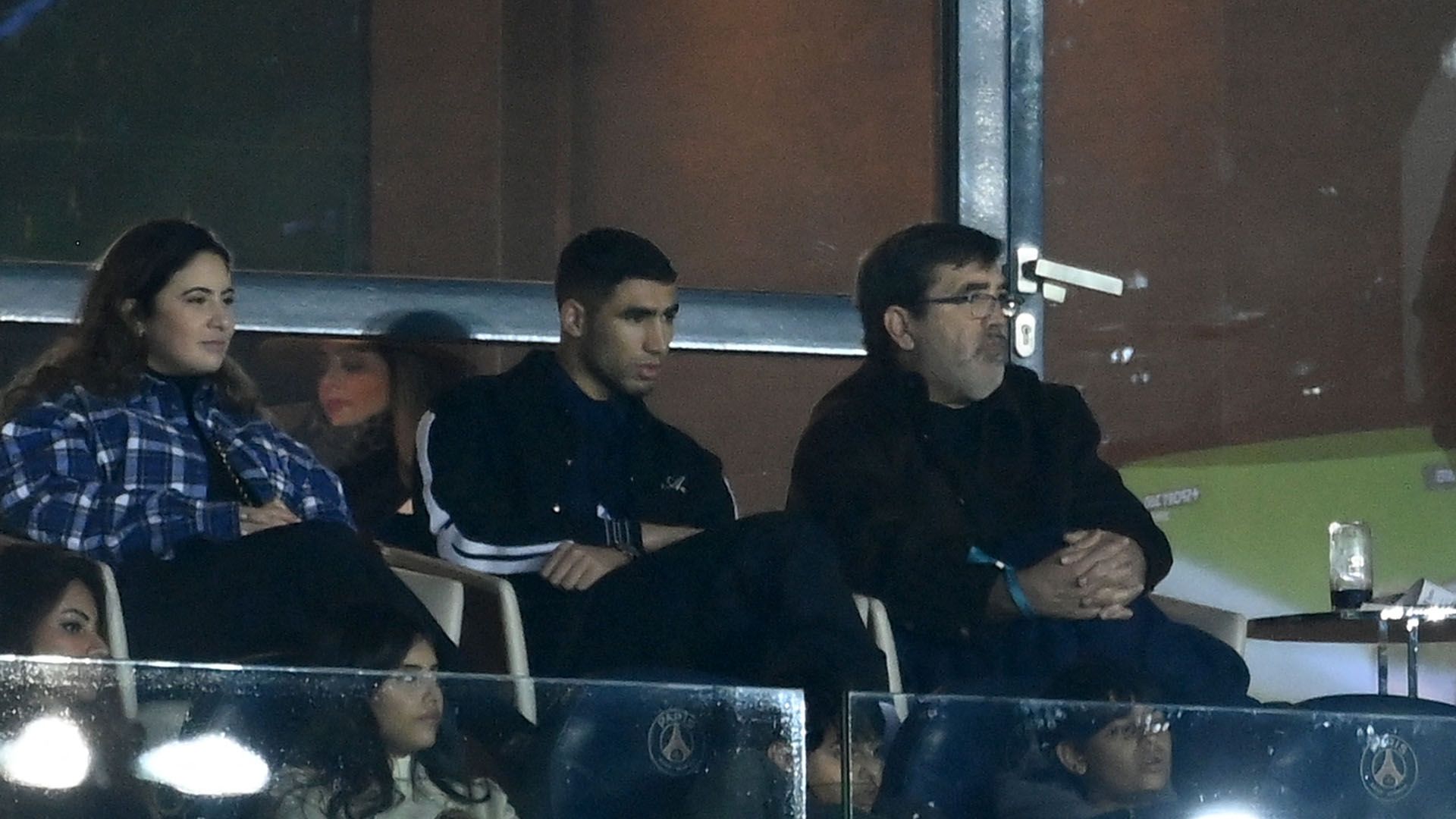 filename: Achraf Hakimi in stands PSG Nantes 2023