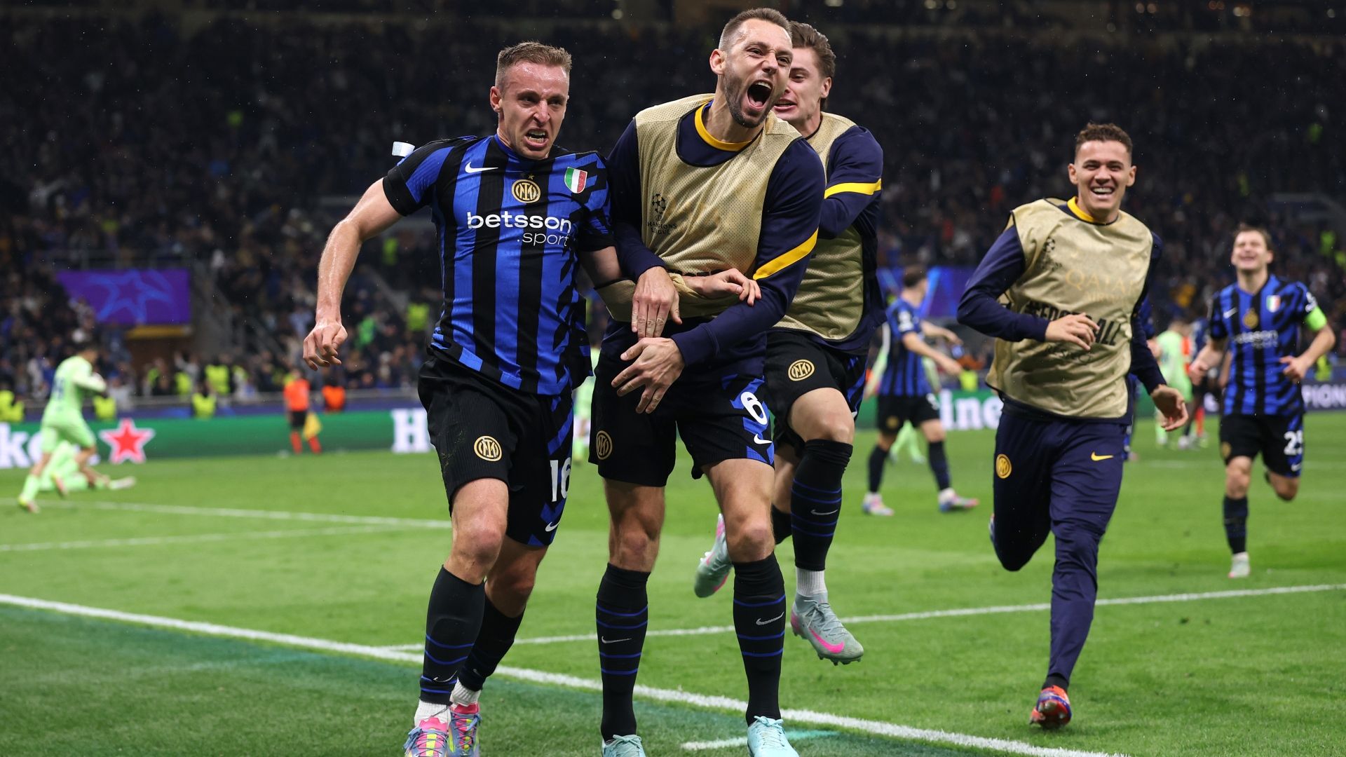 Frattesi De Vrij Inter Barcelona 06052025