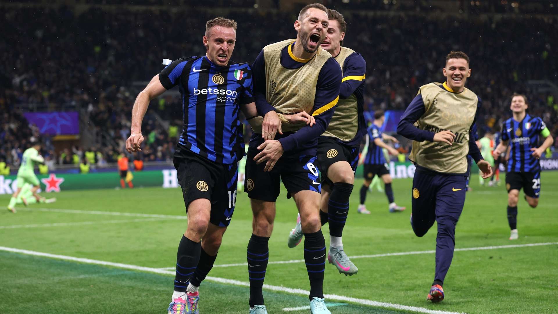 Frattesi De Vrij Inter Barcelona 06052025