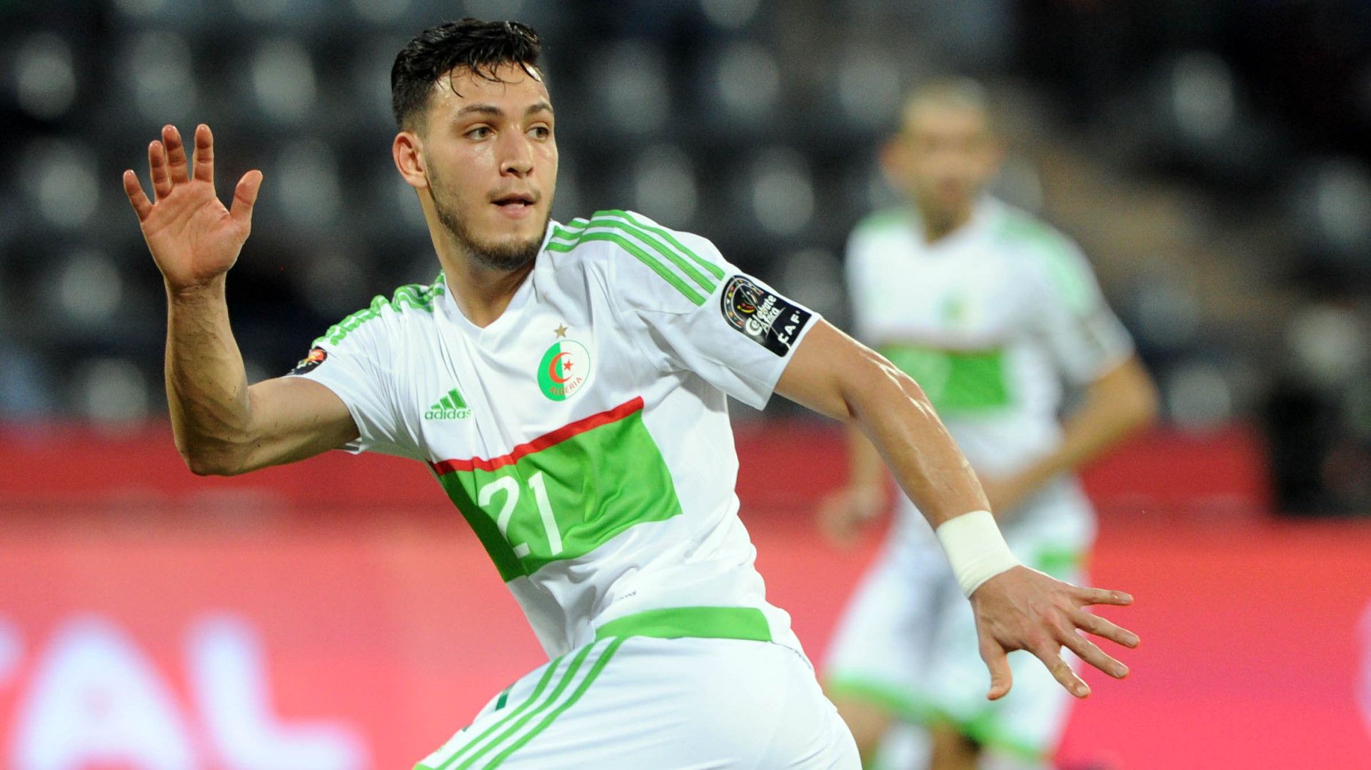 Amir Bensebaini, Algeria