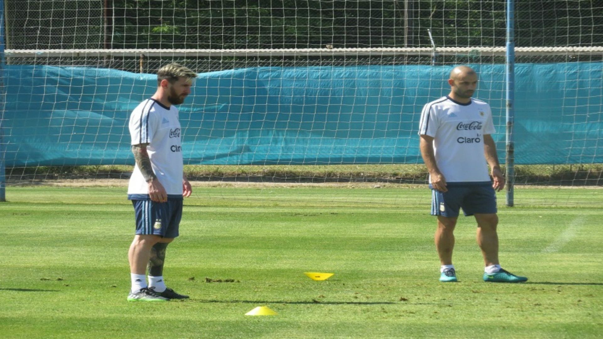 Lionel Messi Javier Mascherano Argentina entrenamiento 12112016