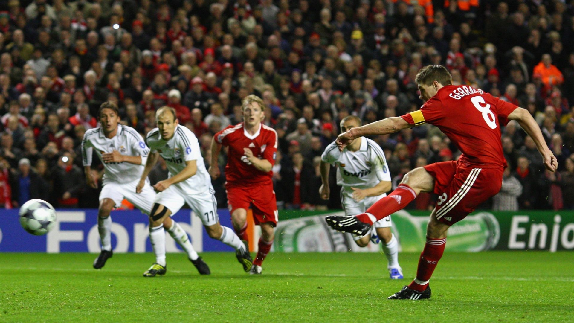 Steven Gerrard Liverpool Real Madrid Champions League 2009