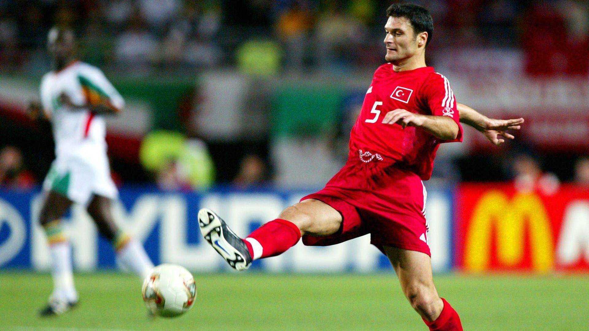 Alpay Özalan Türkiye 2002