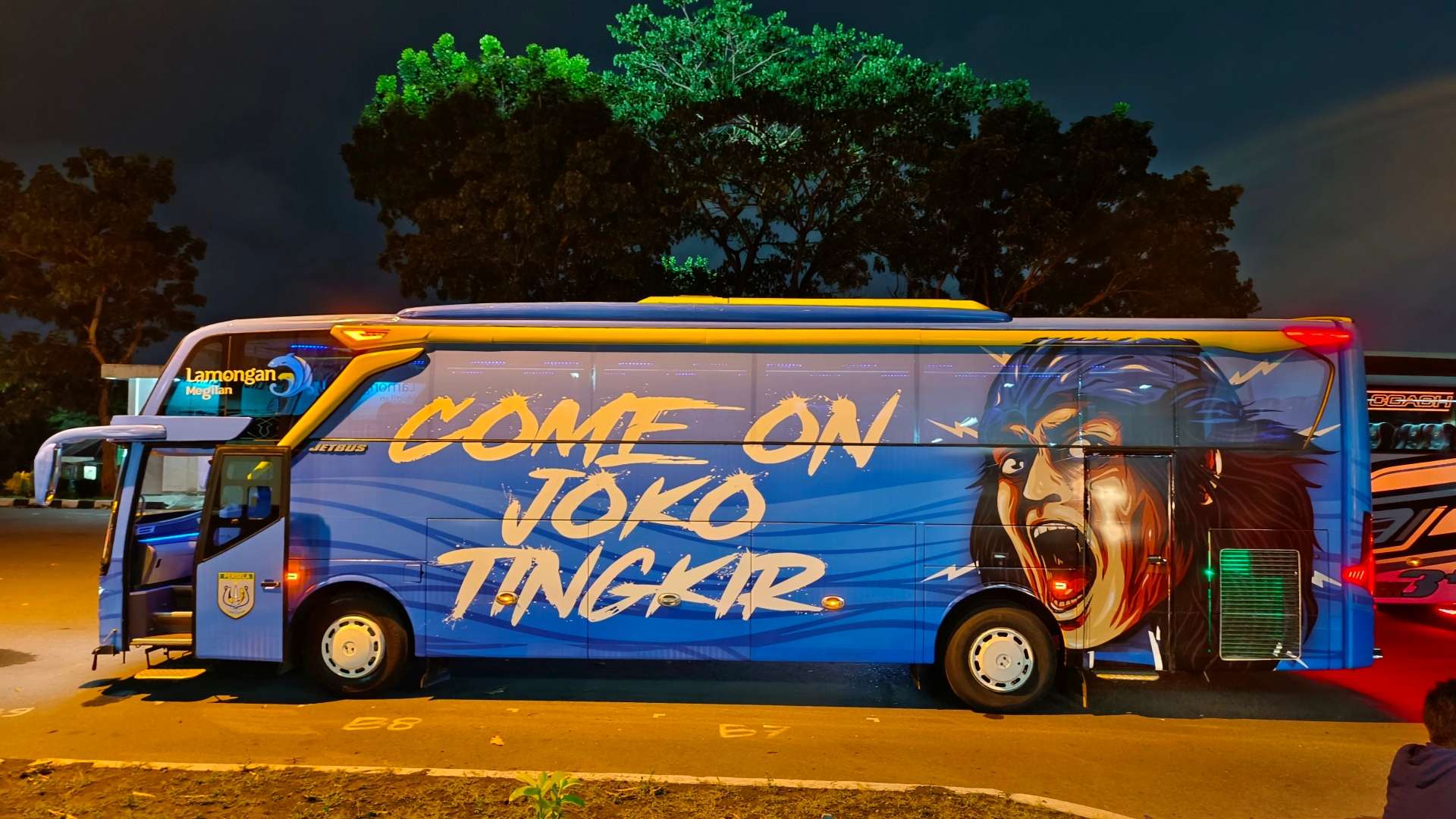 Bus Persela Lamongan