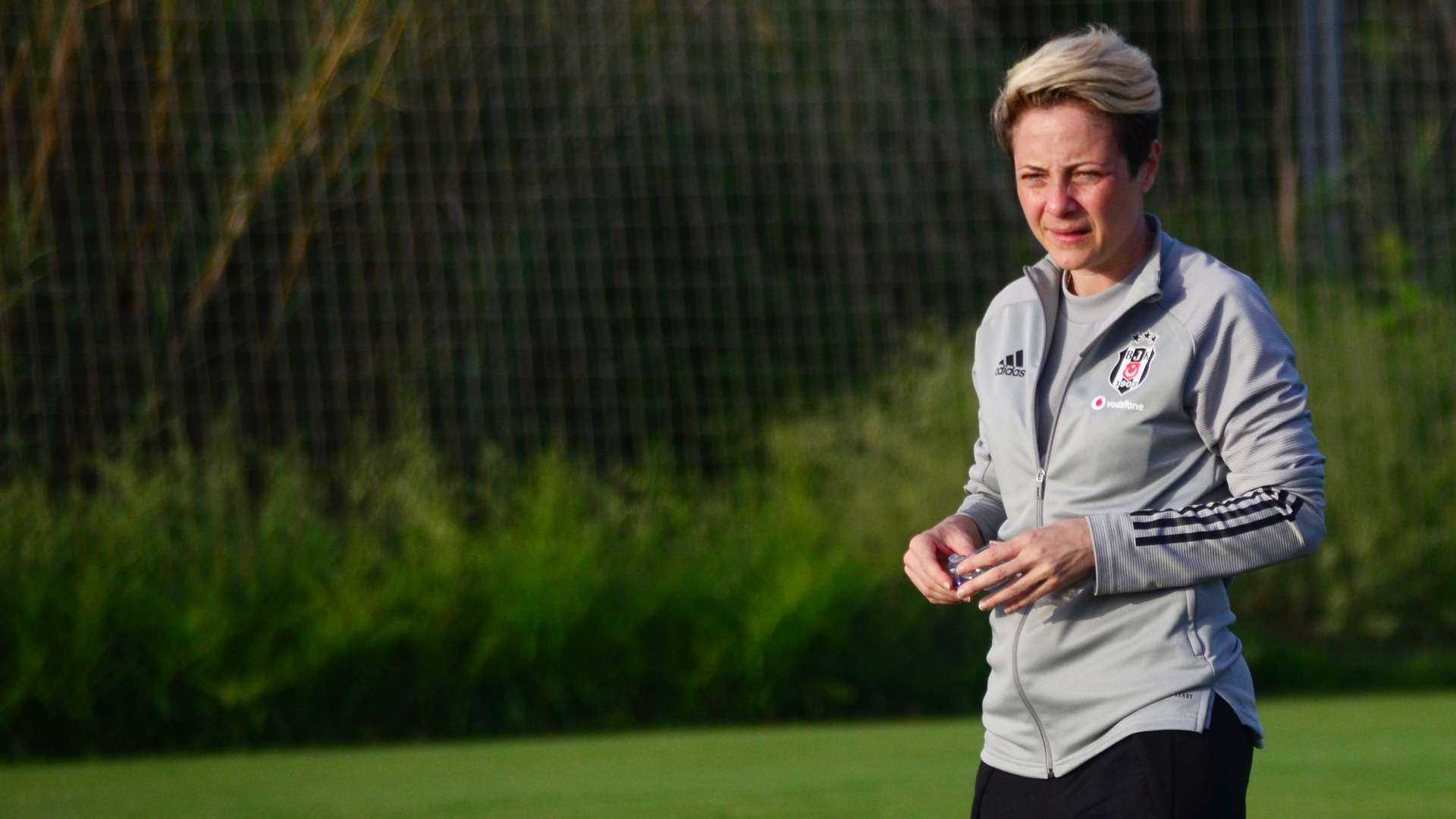 bahar ozguvenc besiktas