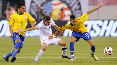 Andre Santos Alejandro Bedoya Neymar Brazil USA 10802010