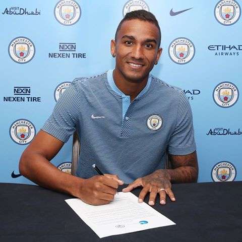 Brazil Danilo signs with Manchester City