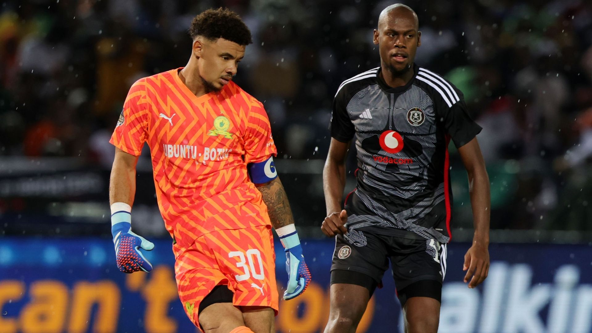 Ronwen Williams and Evidence Makgopa, Mamelodi Sundowns vs Orlando Pirates