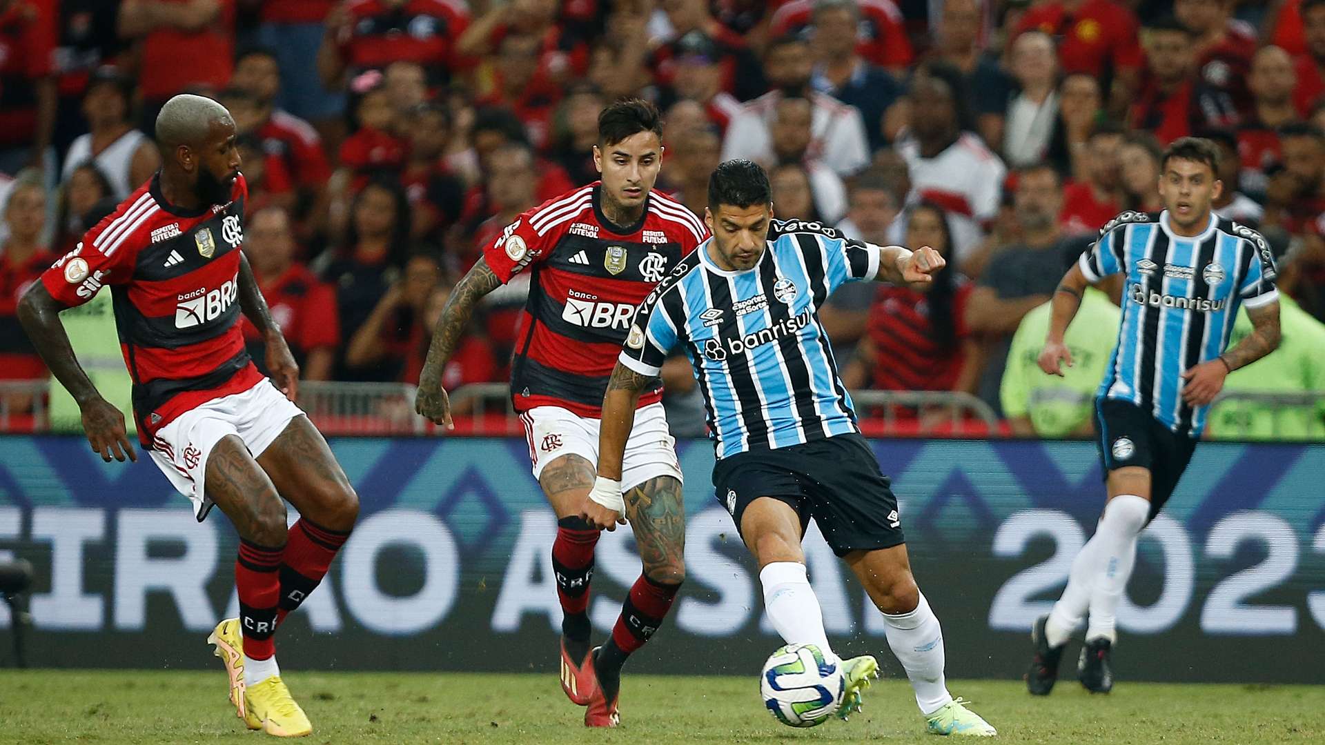 Erick Pulgar - Luis Suárez Flamengo Gremio
