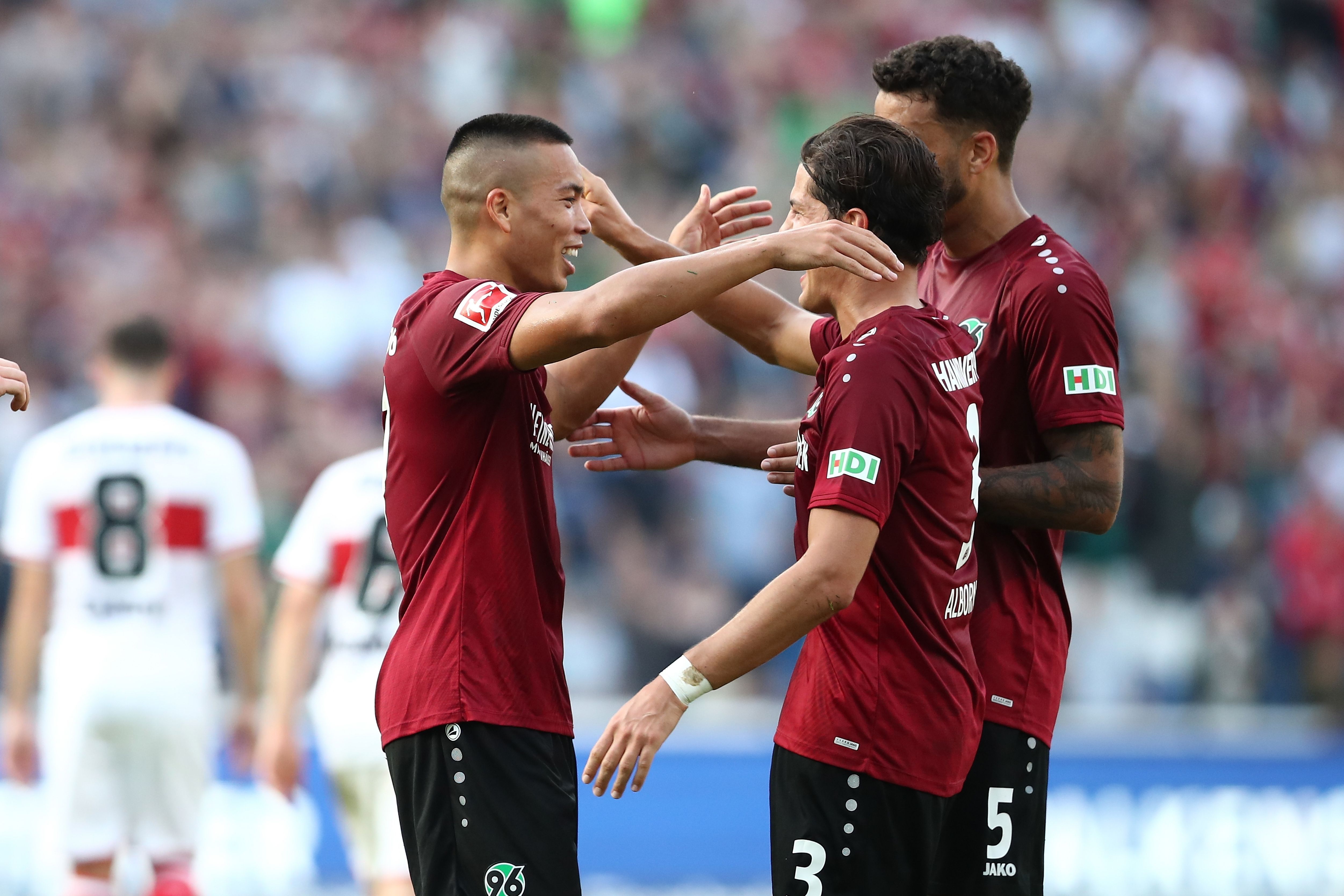 061018 Hannover Stuttgart Miiko Albornoz Bobby Wood