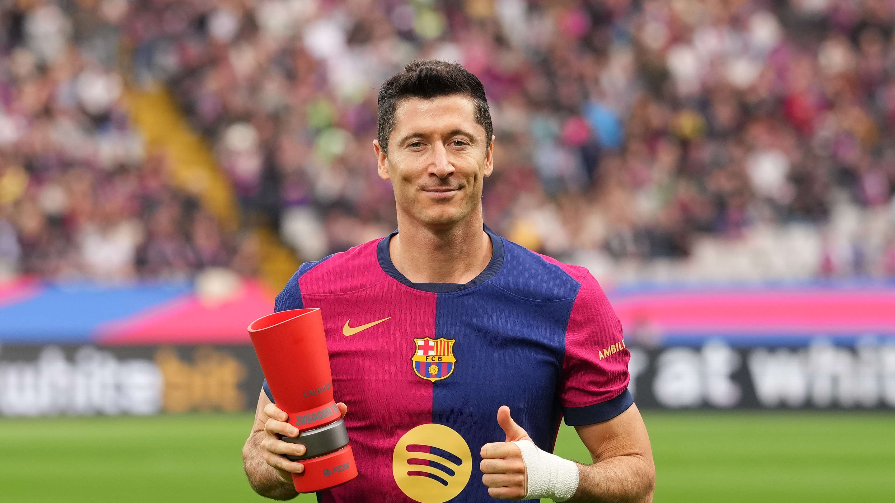 Robert Lewandowski Barcelona MVP La Liga 03112024