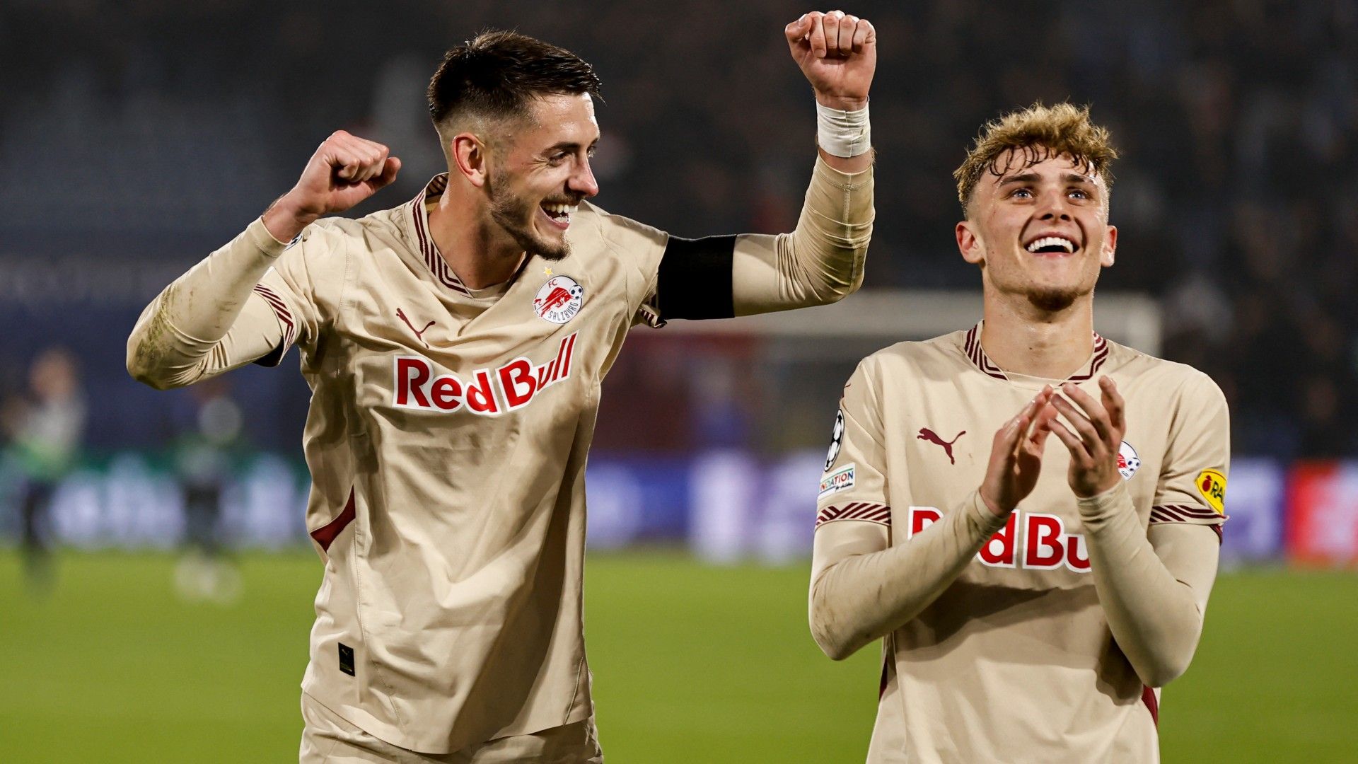 Salzburg's English midfielder #10 Bobby Clark (R) and Salzburg's Serbian defender #03 Aleksa Terzic