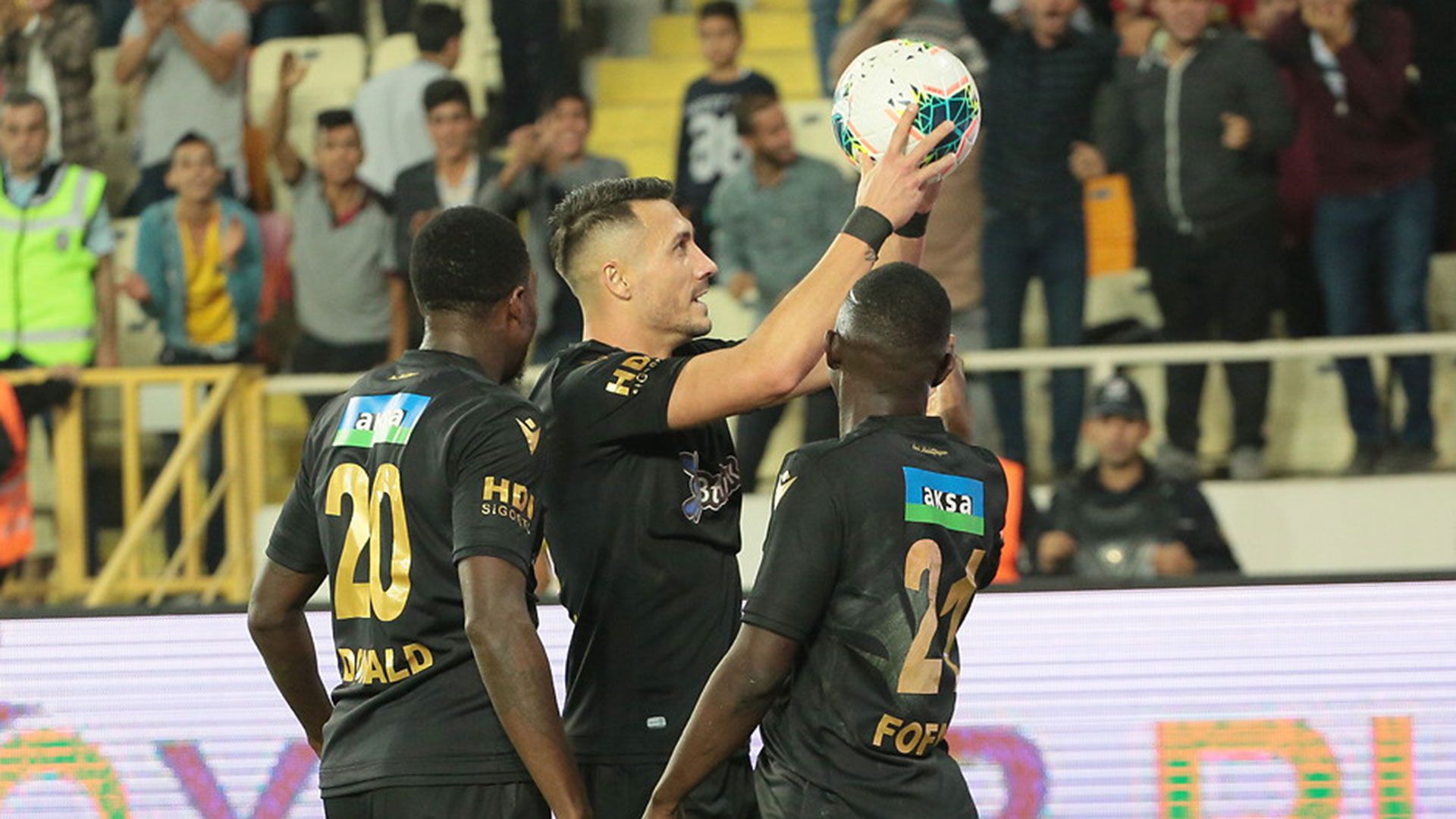 Adis Jahovic Goal Celebration Yeni Malatyaspor Denizlispor 10042019