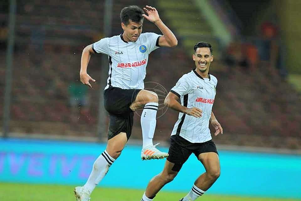 Muslim Ahmad, Matthew Davies, Pahang, Malaysia Cup, 11082018
