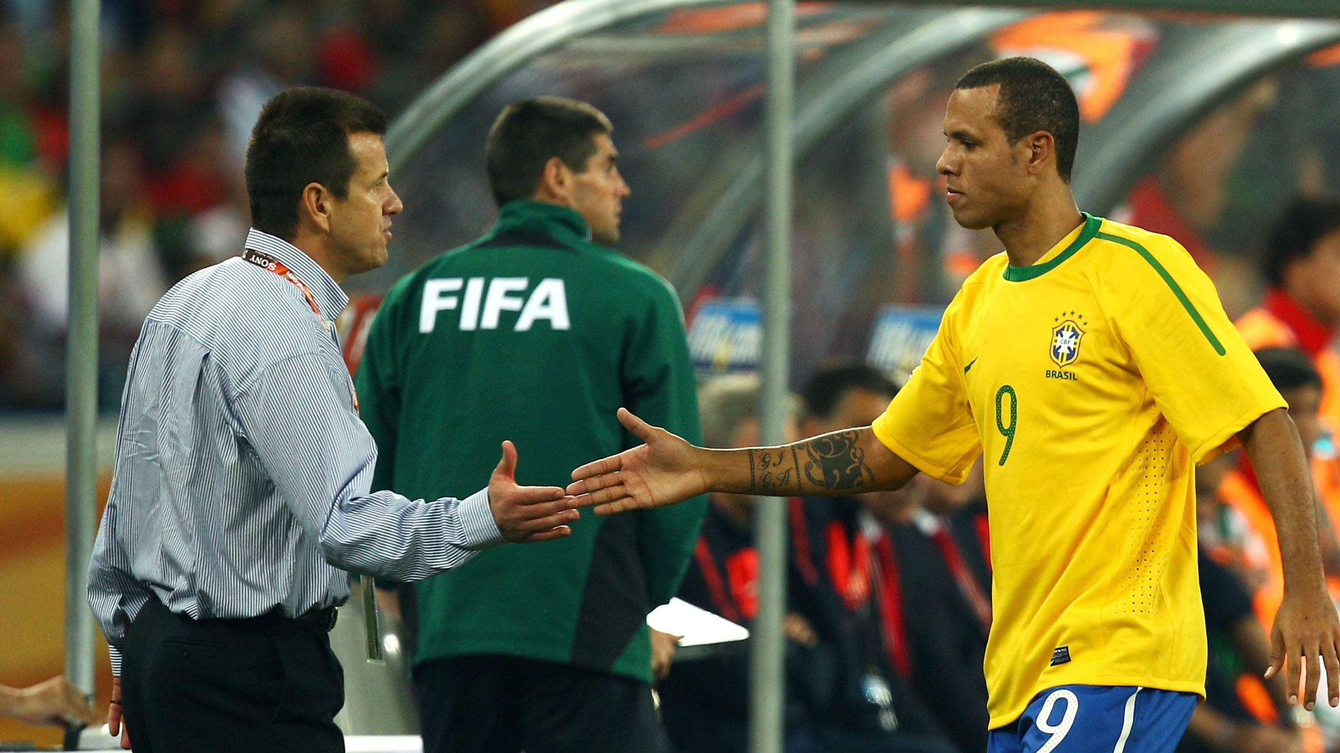 Dunga Luis Fabiano Brasil 11112015