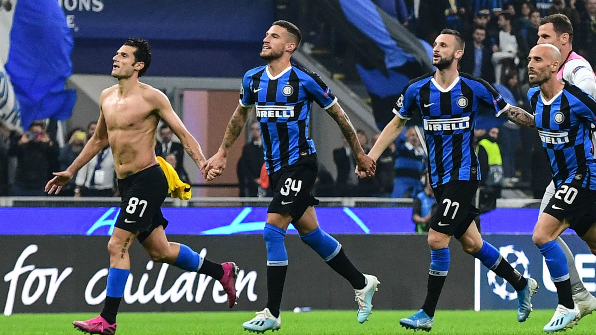 Inter celebrating Borussia Dortmund