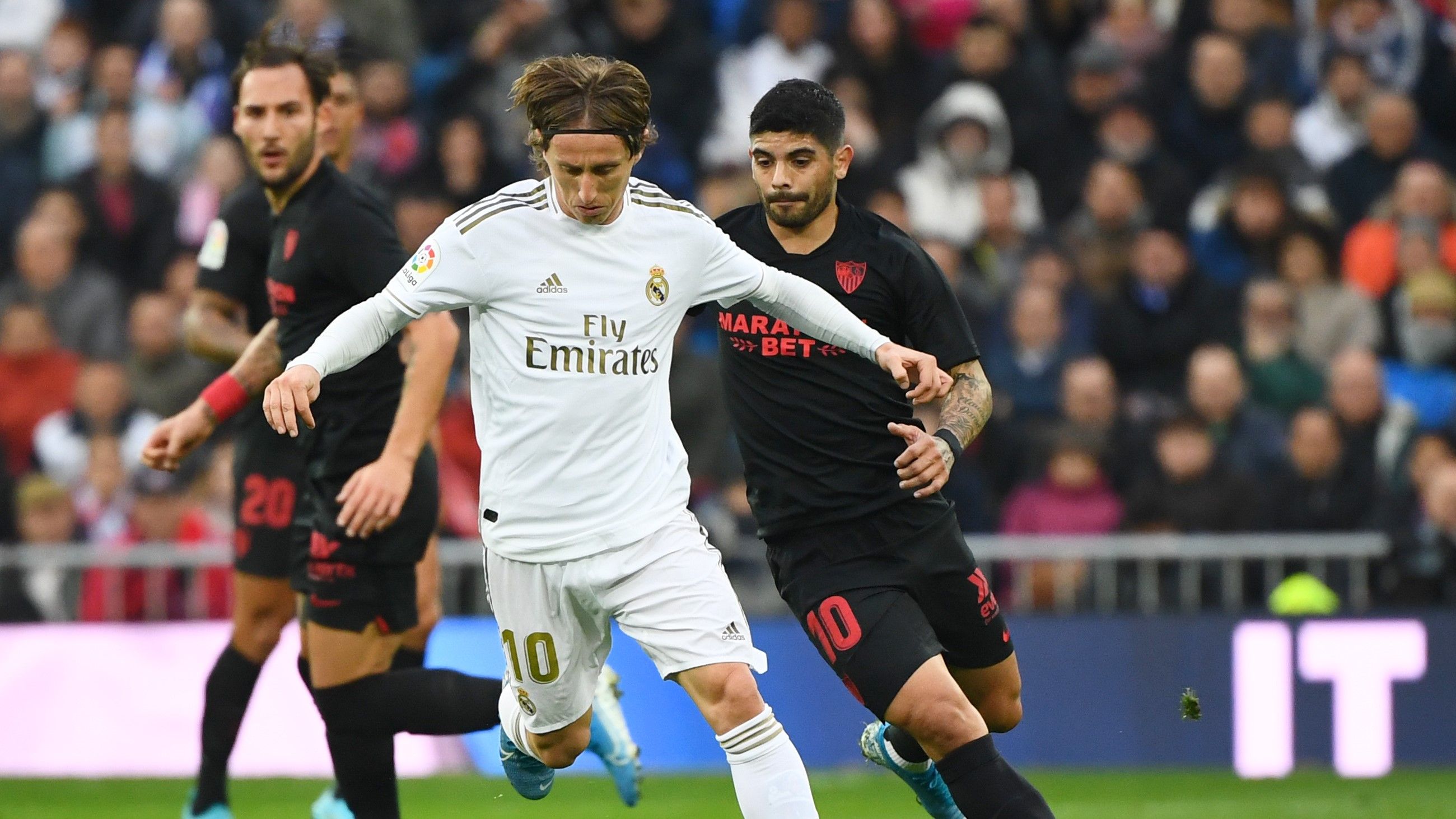 Luka Modric Ever Banega Real Madrid Sevilla LaLiga 18012020