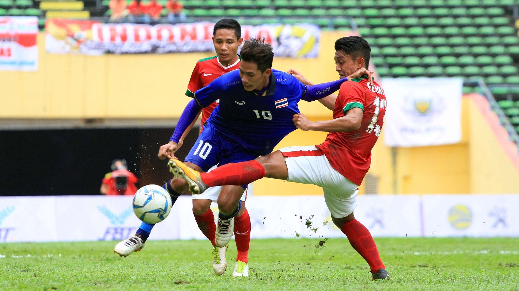 Chaiyawat Buran & Febri Hariyadi - Indonesia & Thailand