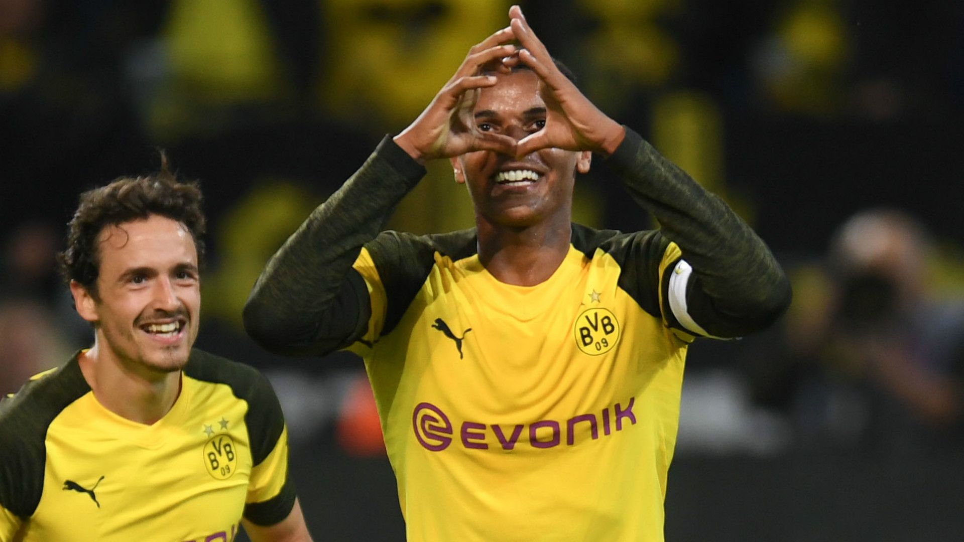MANUEL AKANJI BORUSSIA DORTMUND