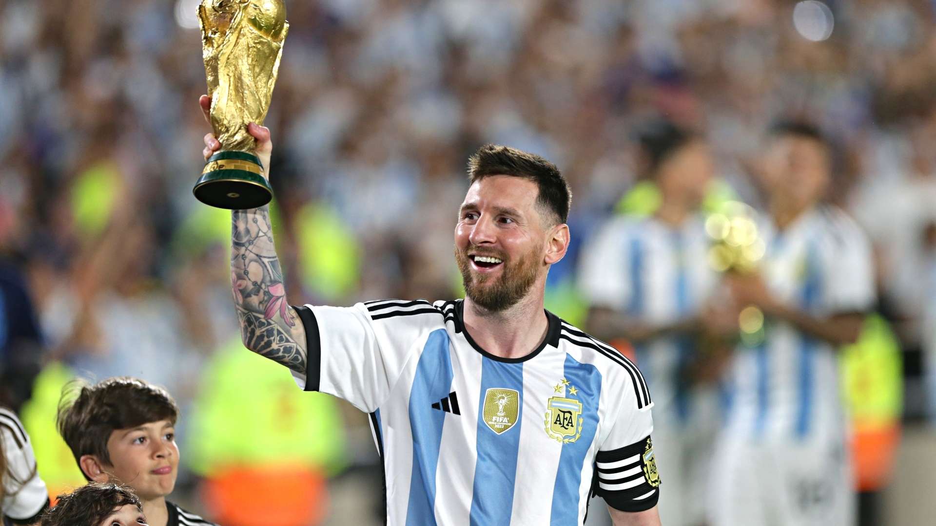 Lionel Messi Argentinia 2022 World Cup Trophy