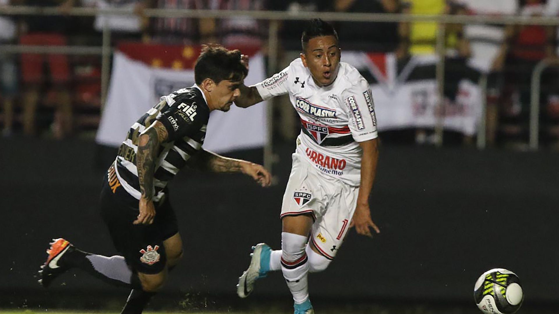 Fagner Christian Cueva Sao Paulo Corinthians Paulista 16042017