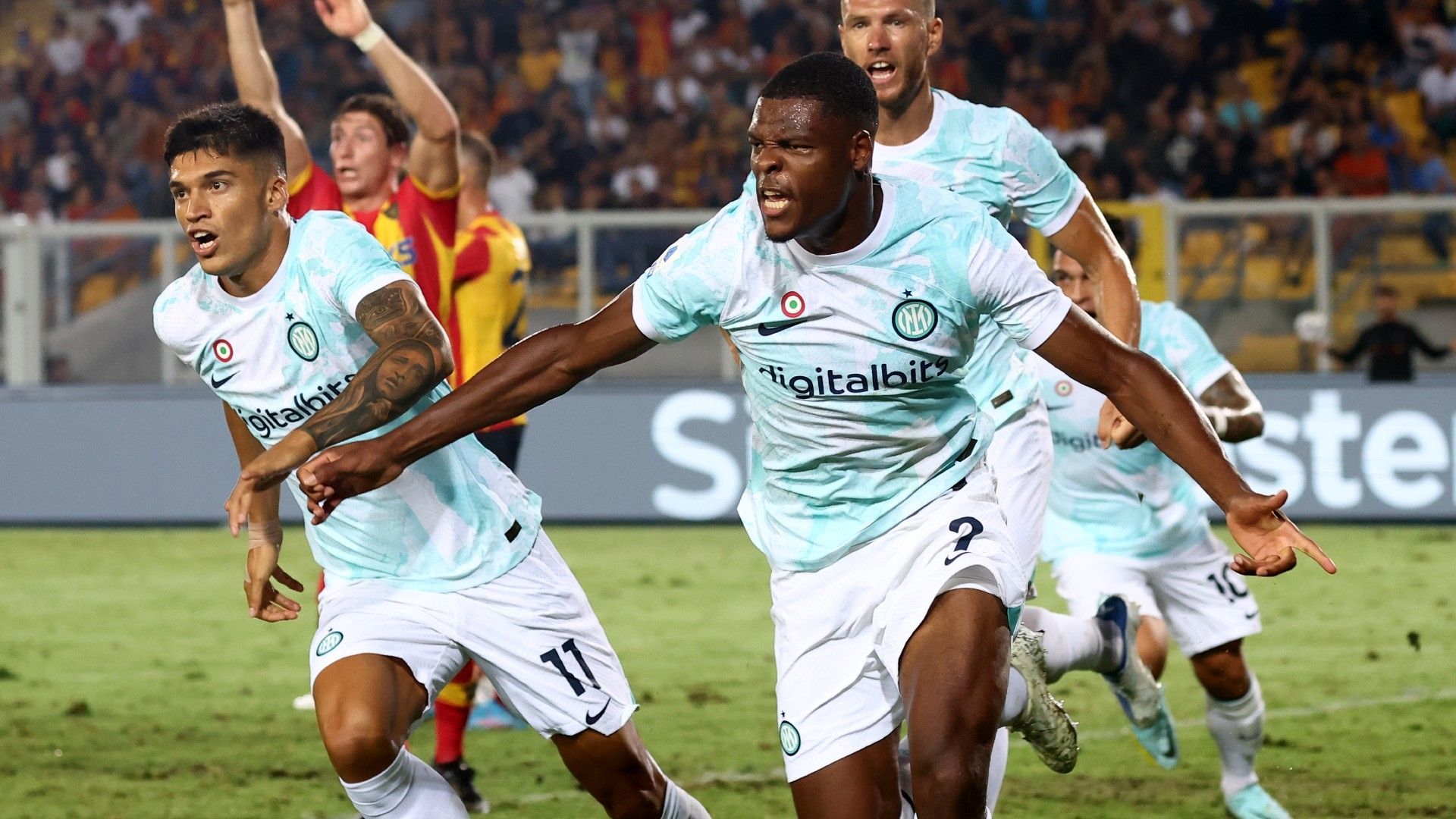 Denzel Dumfries Inter Milan 2022-23