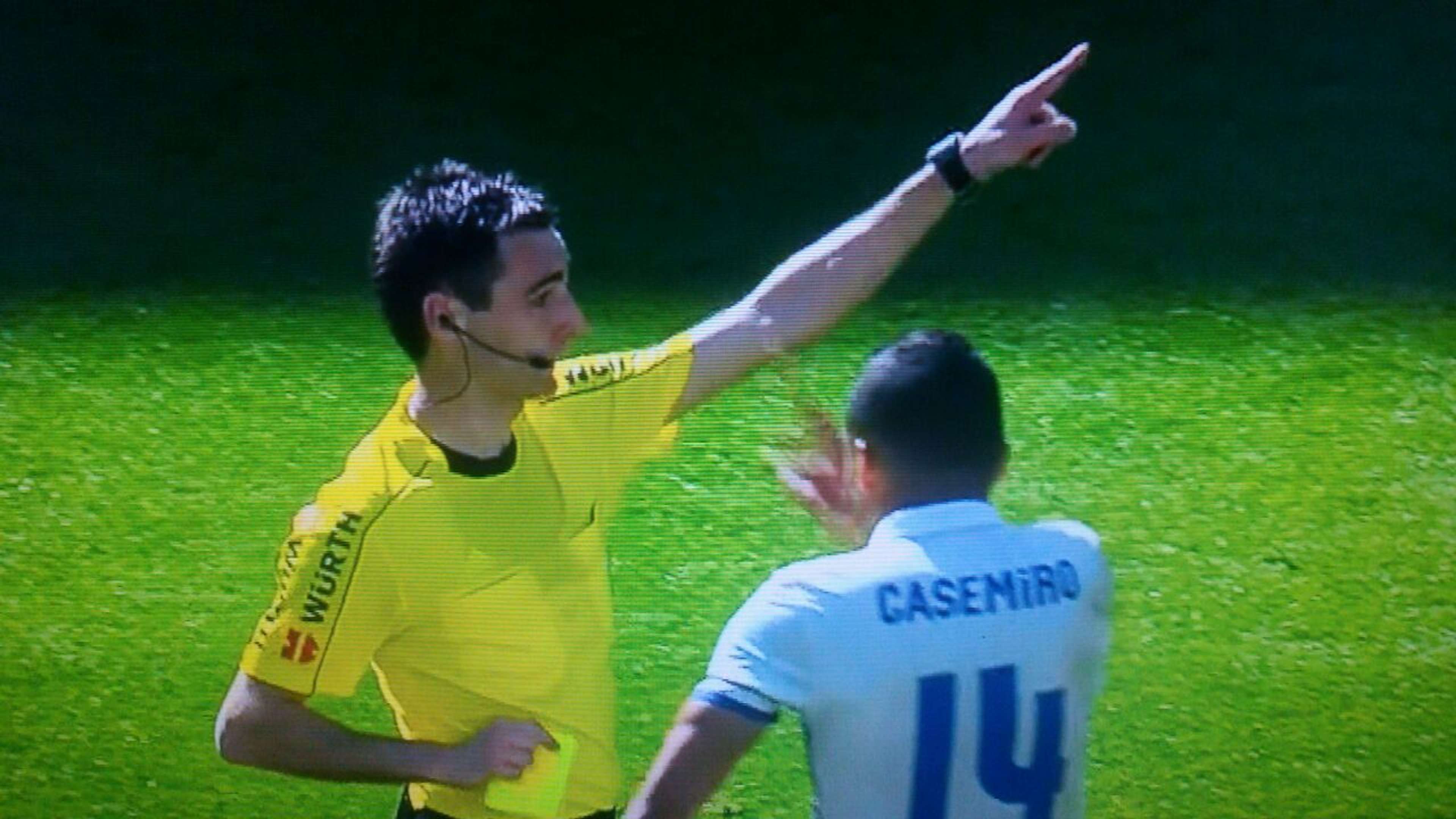 BODY ONLY Casemiro Real Madrid reaction