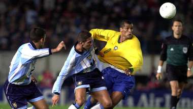 Diego Simeone, Rivaldo | Brasil x Argentina | 2001