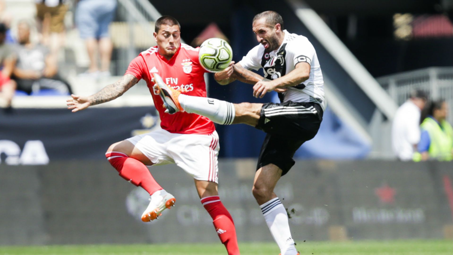 280718 Giorgio Chiellini Nicolás Castillo Benfica Juventus