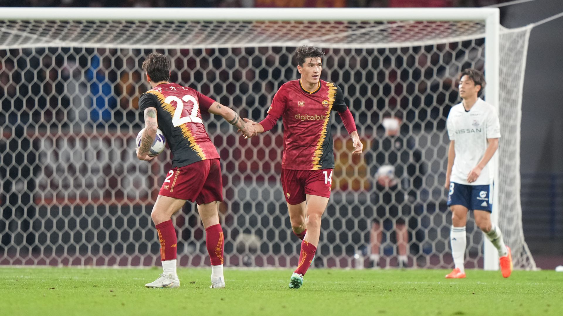 Eldor Shomurodov Roma Yokohama Marinos 