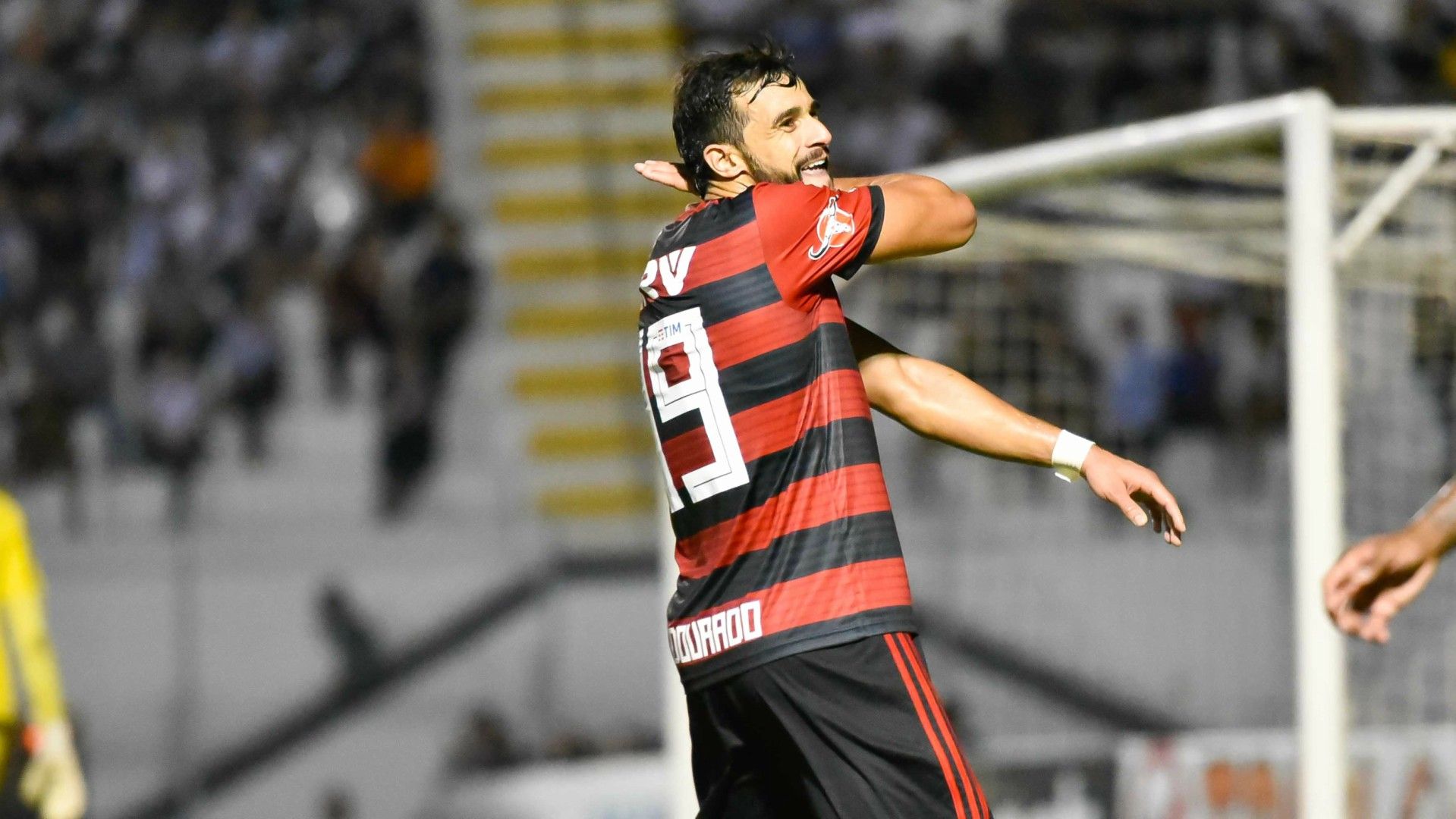 Henrique Dourado Ponte Preta Flamengo Copa do Brasil 02052018