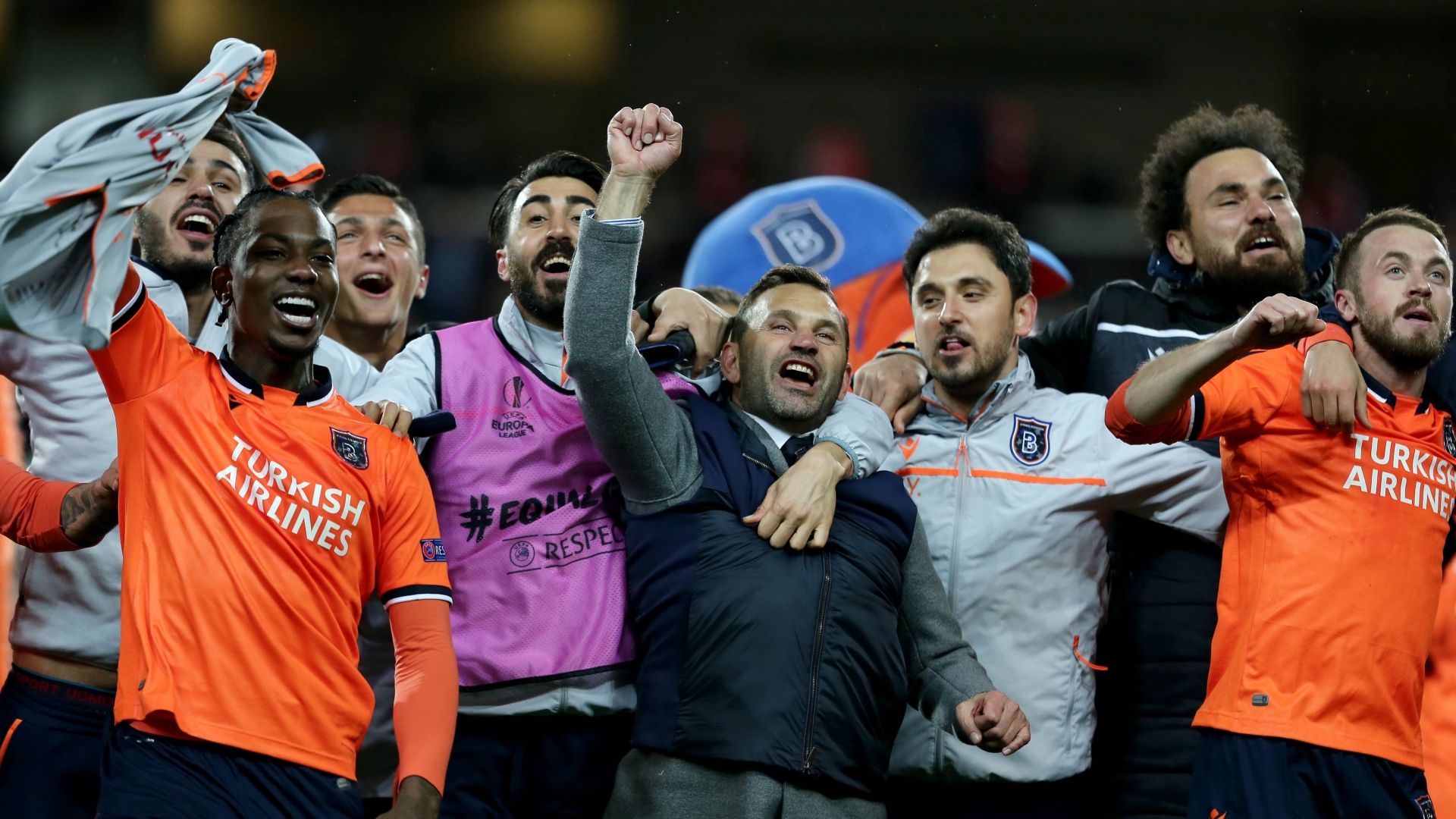 okan buruk basaksehir celebration 27022020