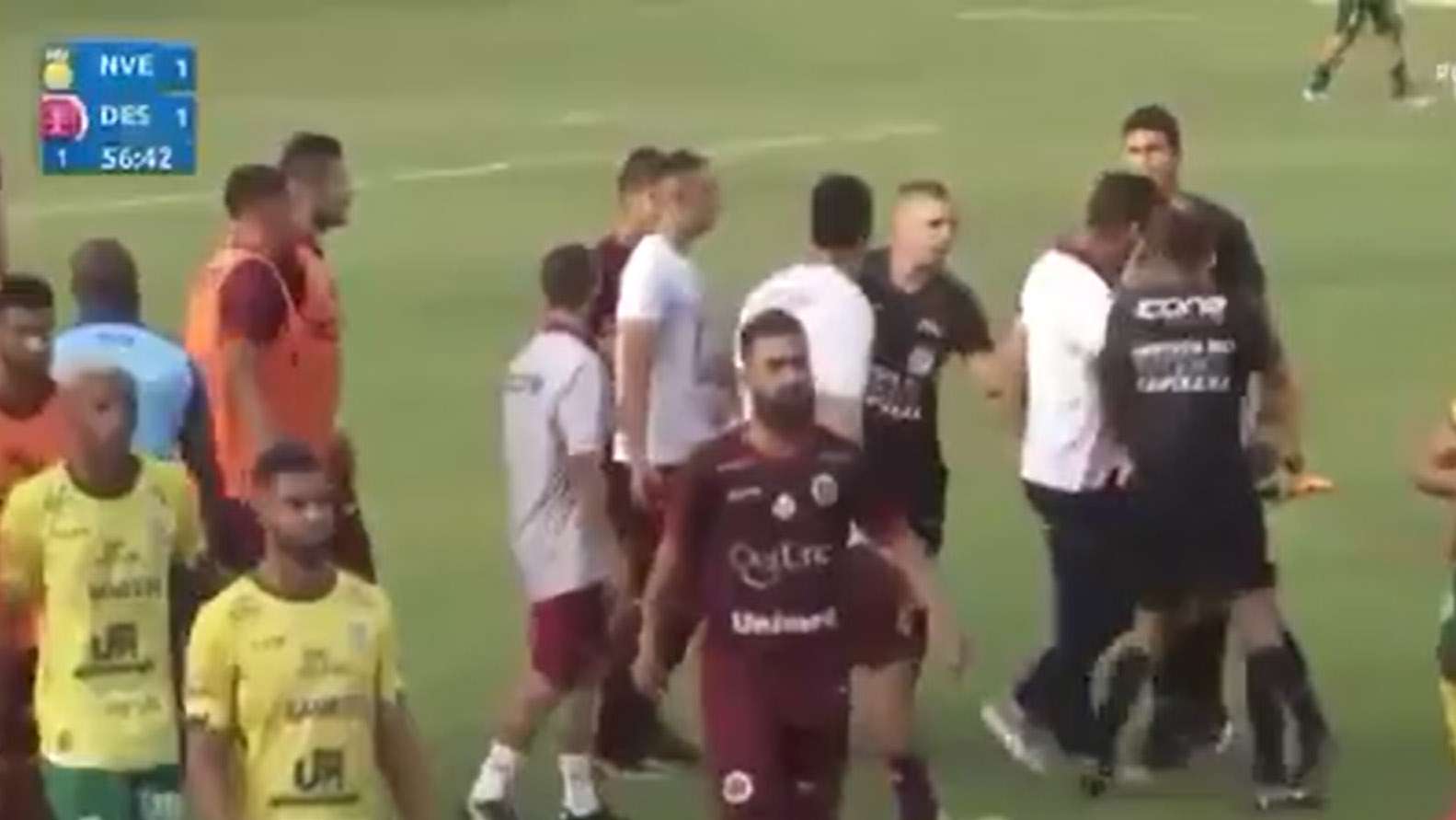 Auxiliar é agredida por treinador