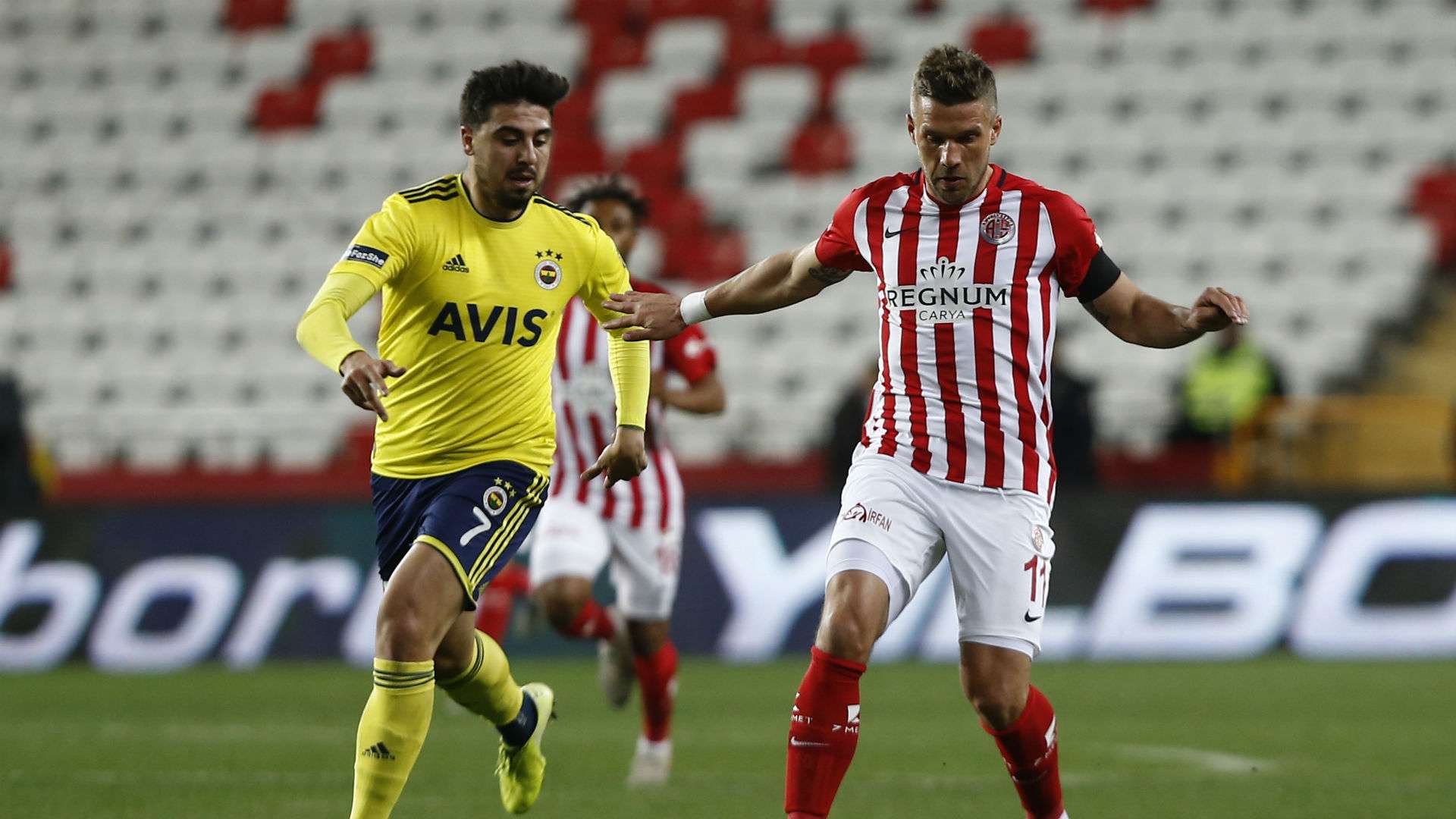 Ozan Tufan Lukas Podolski Antalyaspor v Fenerbahce 02292020