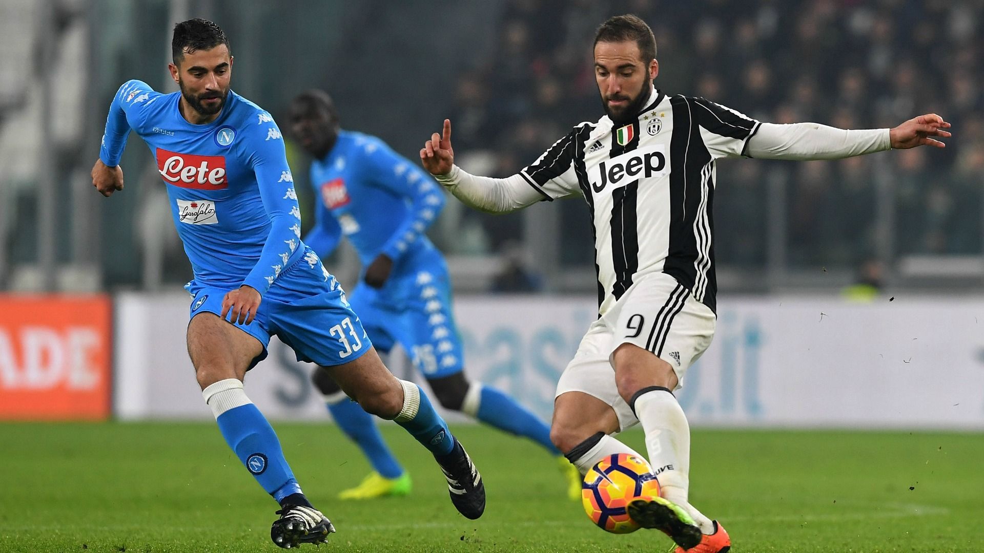 Albiol Higuain Napoli Juventus