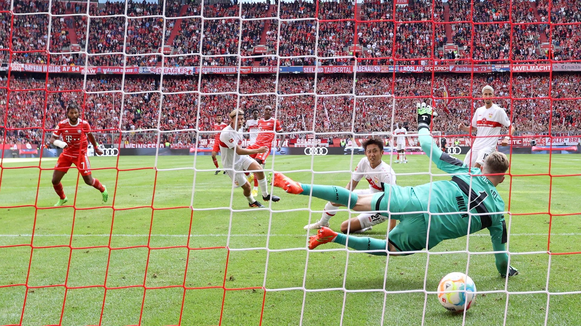 Mathys Tel goal Bayern Munich Stuttgart 2022-23