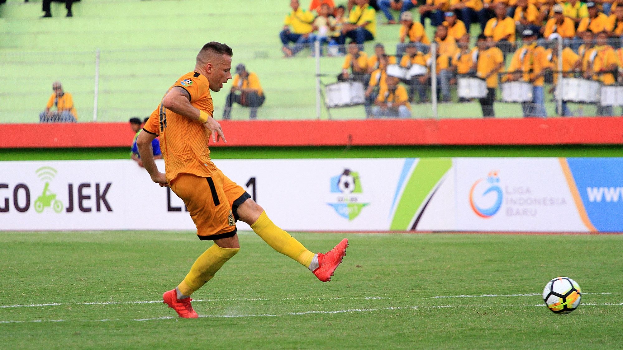 Nikola Komazec - Persela