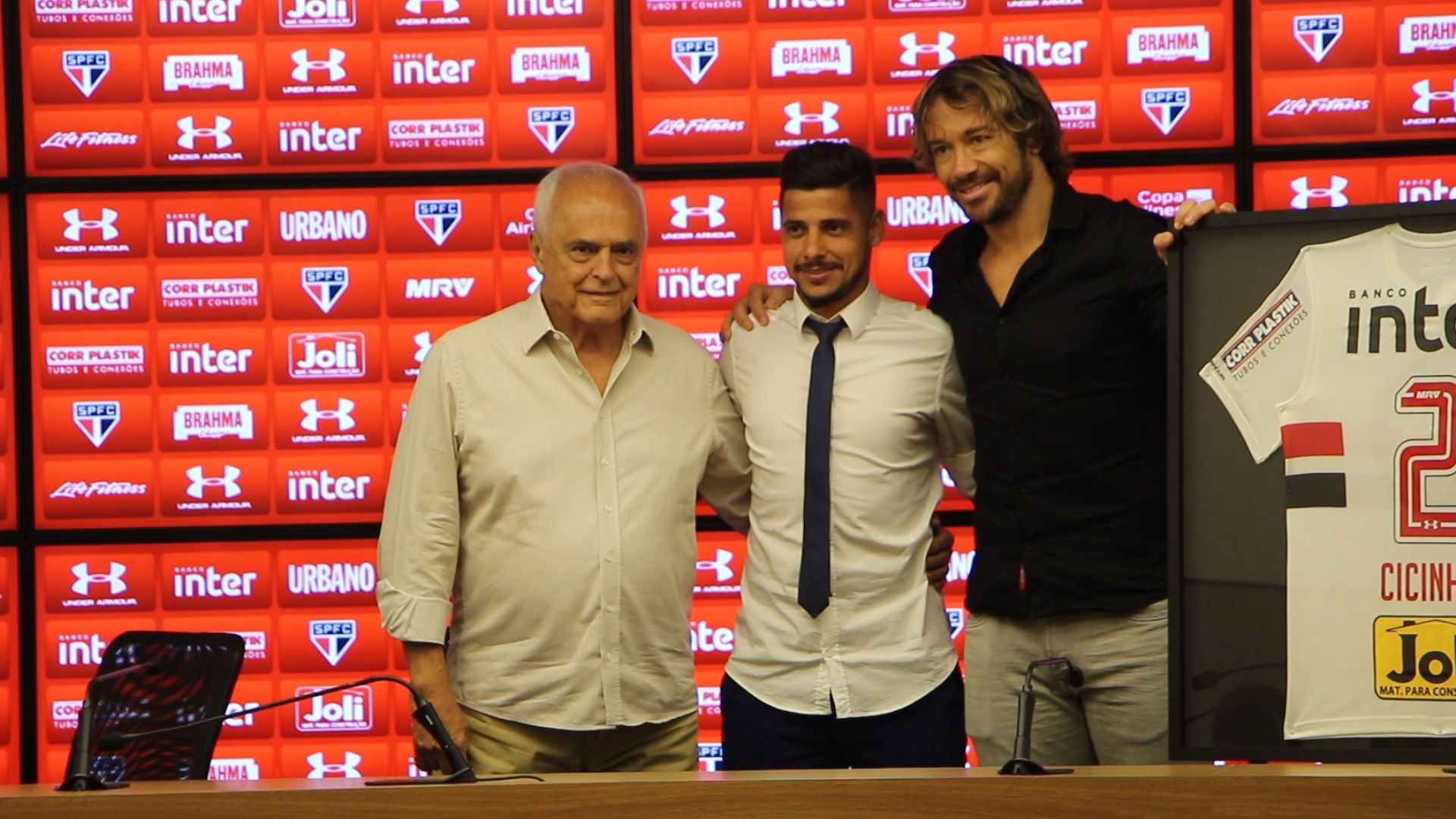 cicinho_aposentadoria