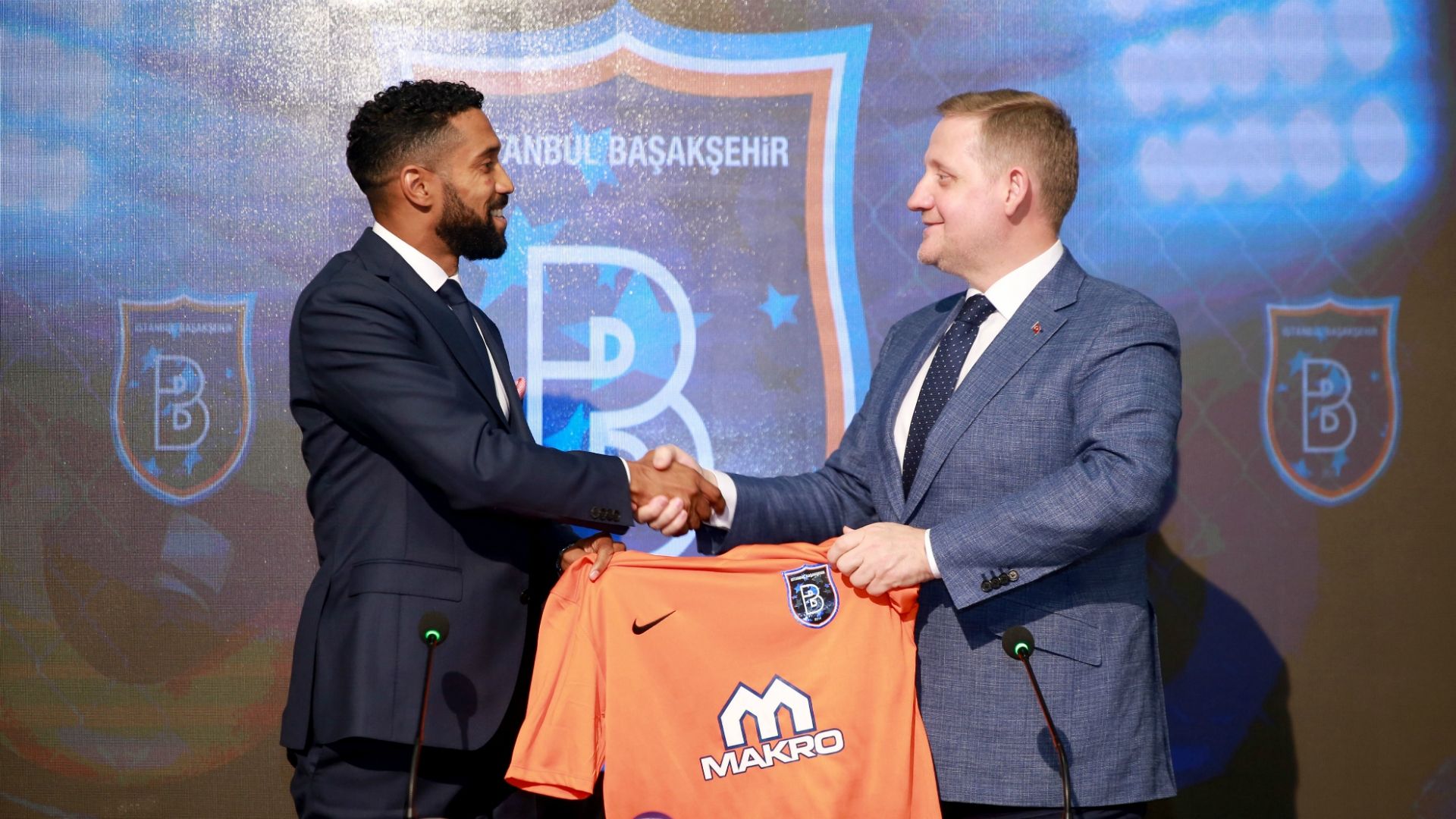 Gael Clichy Goksel Gumusdag Medipol Basaksehir 07072017