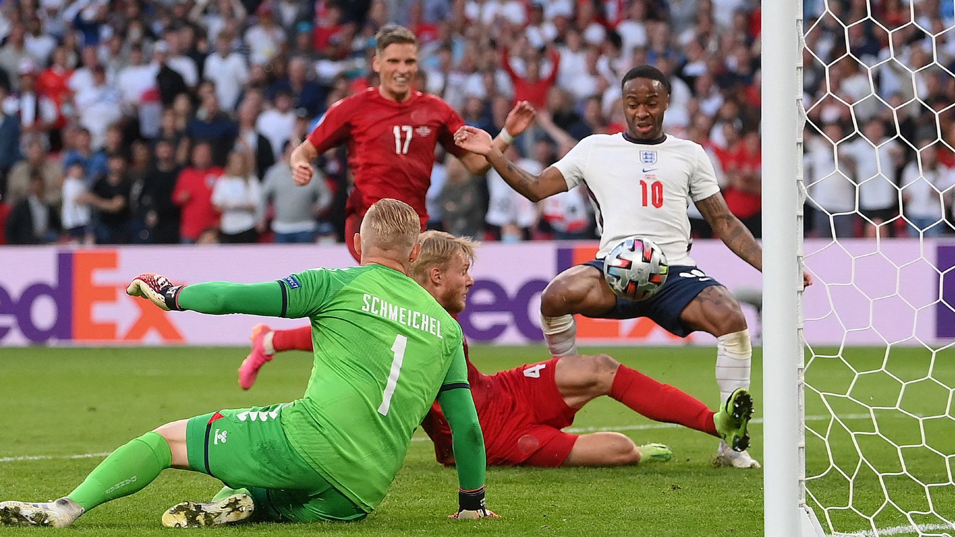 SIMON KJAER DENMARK RAHEEM STERLING ENGLAND 07072021