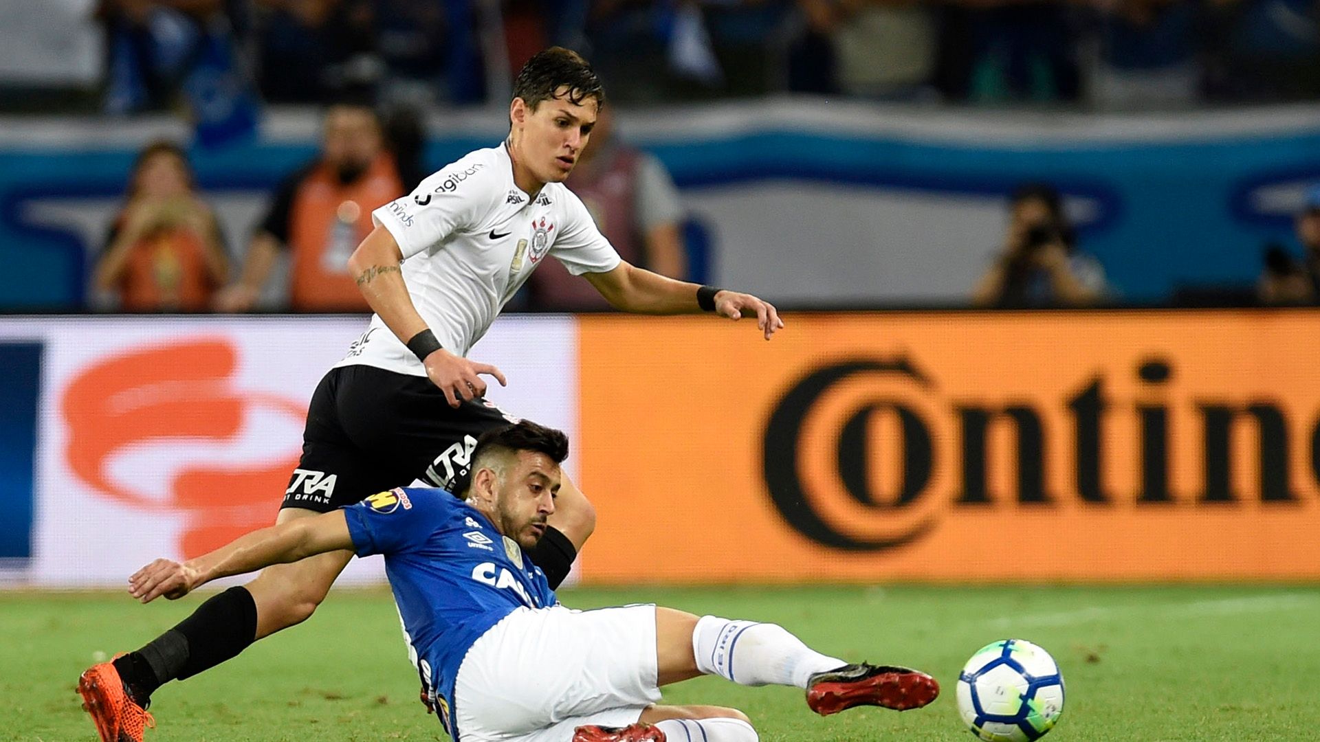 Mateus Vital Robinho Cruzeiro Corinthians Copa do Brasil final 10102018