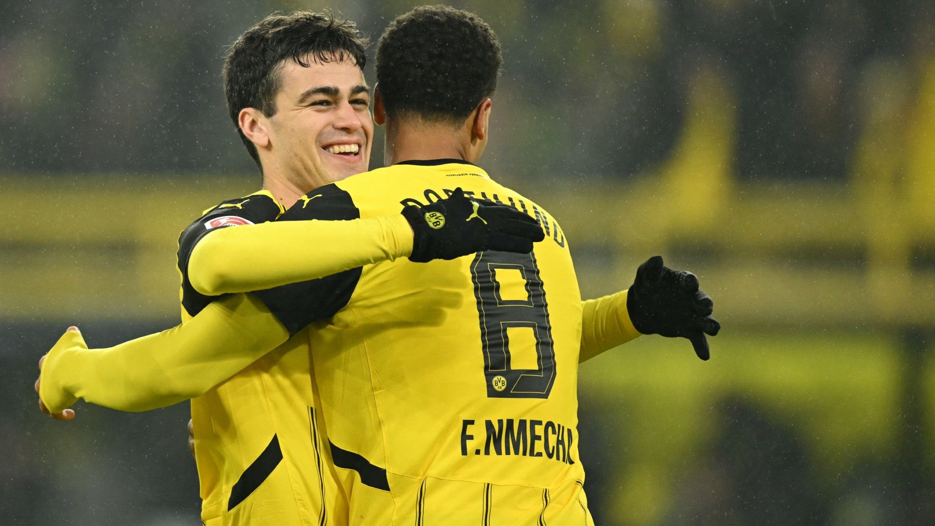 Dortmund's US midfielder #07 Giovanni Reyna celebrates 