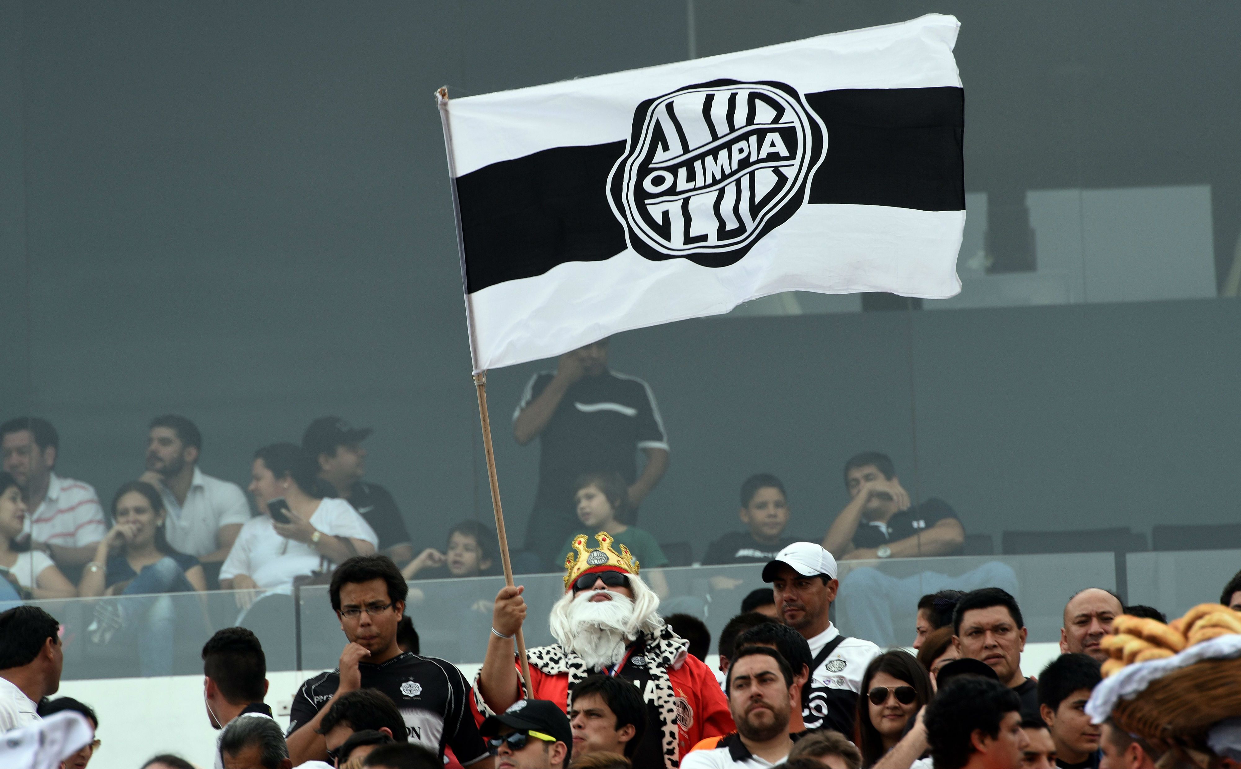 Hinchada Olimpia 3