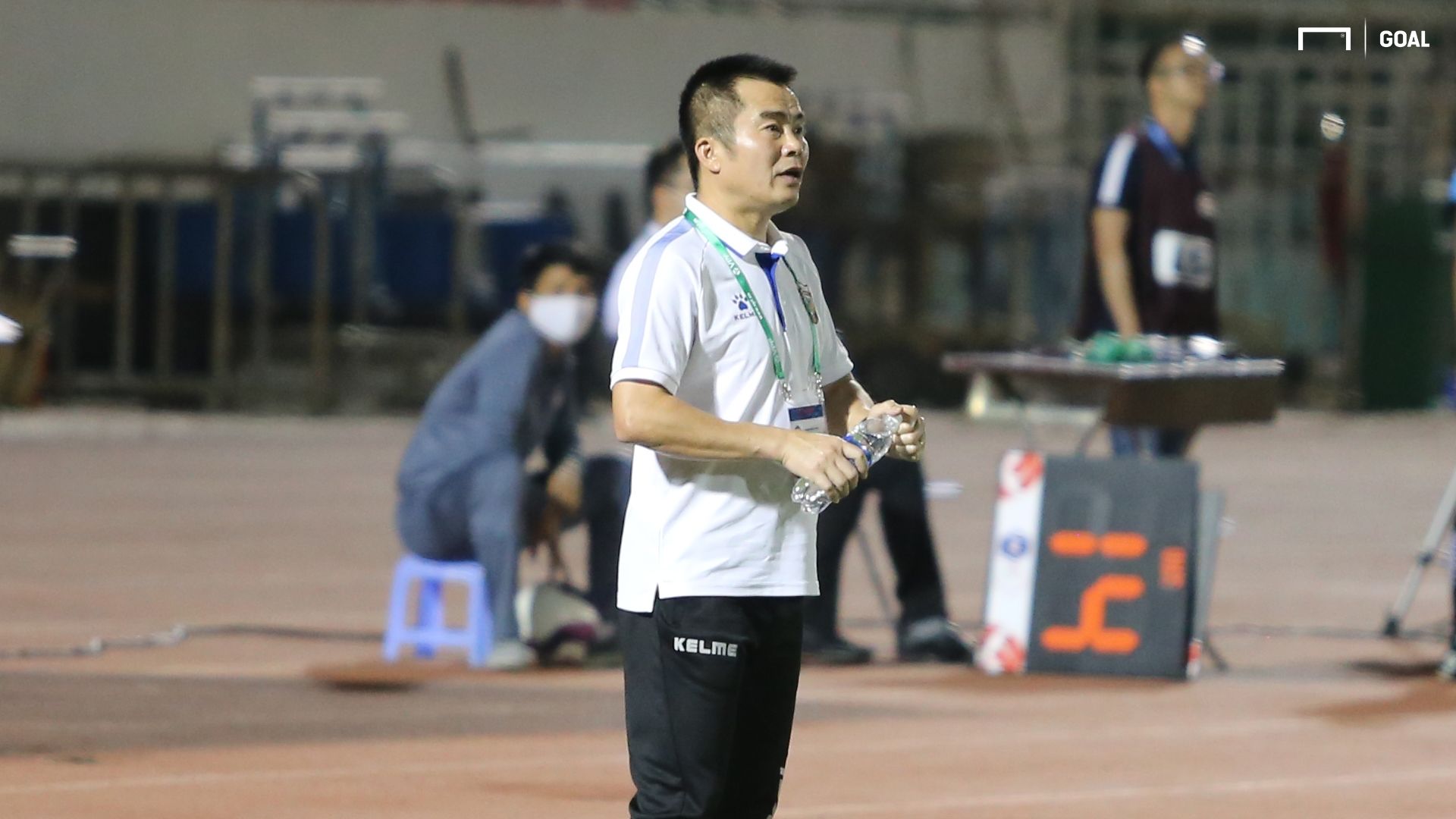 HLV Coach Pham Minh Duc Hong Linh Ha Tinh vs Sai Gon 2021 V.League