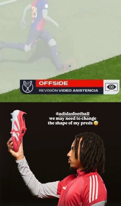 Jules Kounde boot offside
